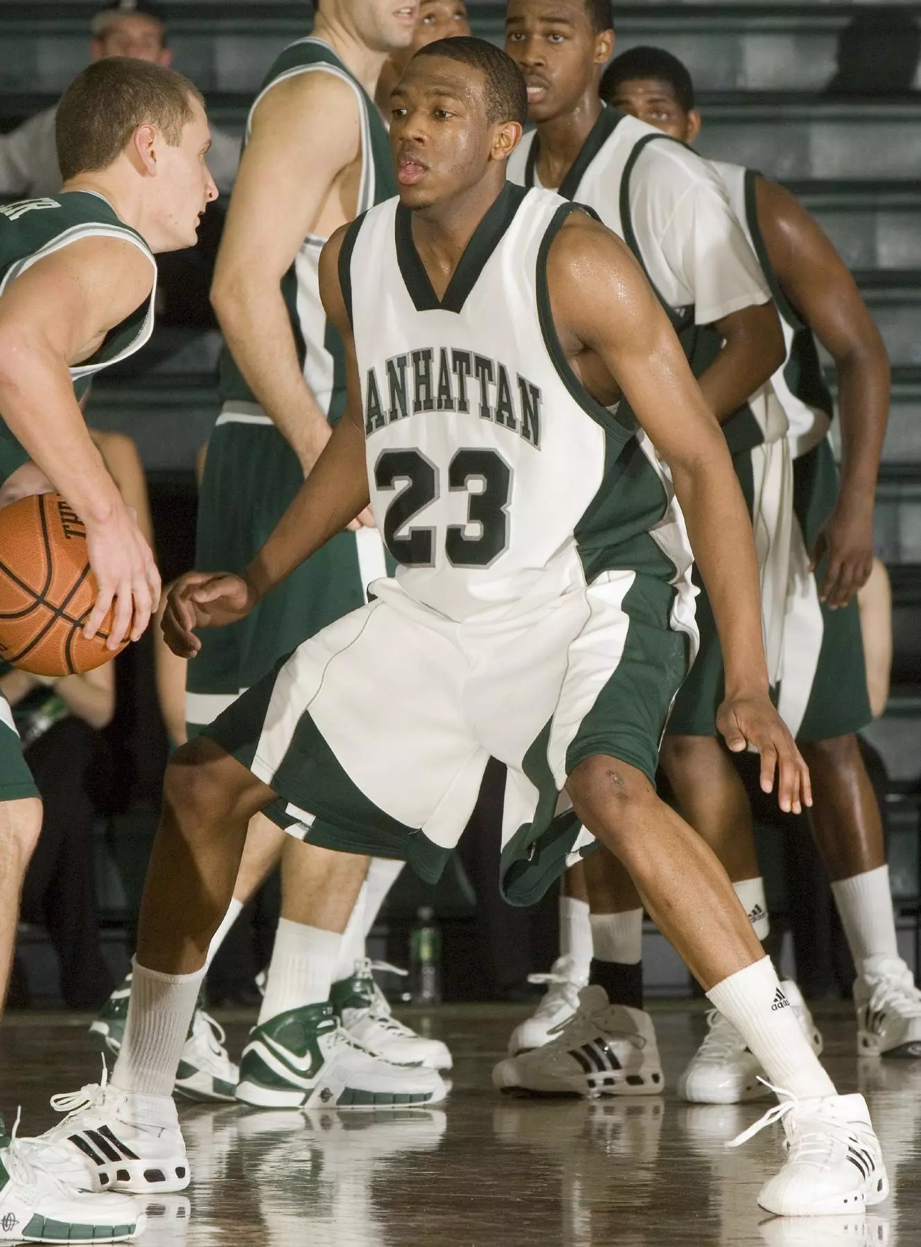 MEN'S BASKETBALL FALLS TO FORDHAM IN 100TH BATTLE OF THE BRONX GAME