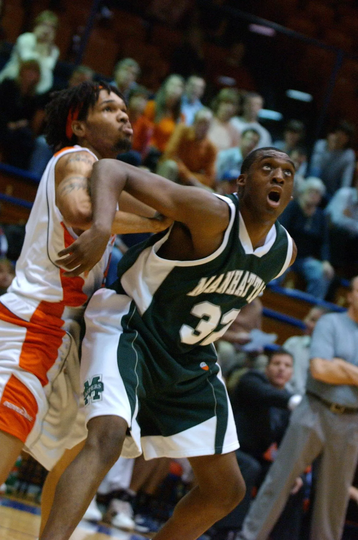 MEN'S BASKETBALL FALLS JUST SHORT AT HOFSTRA, FALLING 73-71 IN OVERTIME