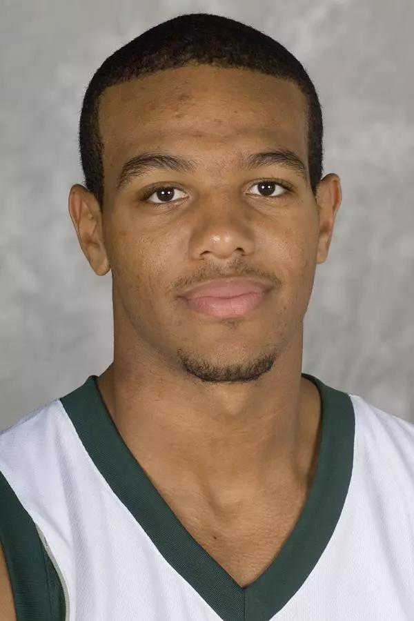 STRONG DEFENSIVE EFFORT PROPELS MEN'S BASKETBALL PAST BOSTON U, 72-65
