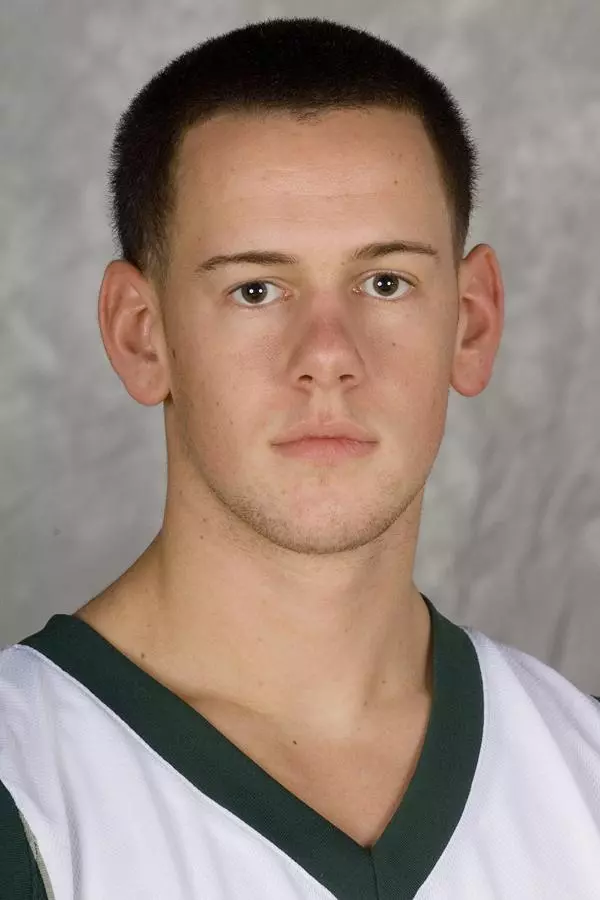 LOYOLA DOWNS MEN'S BASKETBALL IN MAAC ACTION