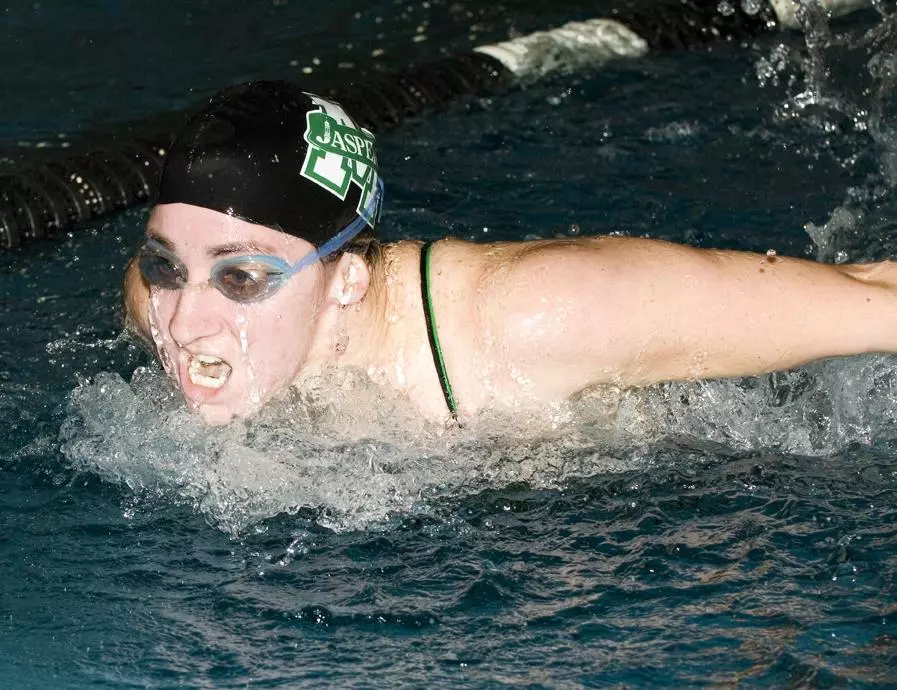SWIM TEAM CAPS OFF UNBEATEN WEEKEND WITH WINS OVER ST. PETER?S, NJIT AND CANISIUS