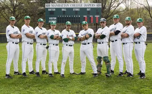 BASEBALL DROPS TWO TO LE MOYNE