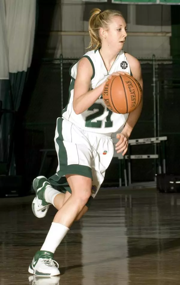 Women?s Basketball Falls at the Buzzer to Niagara, 66-67