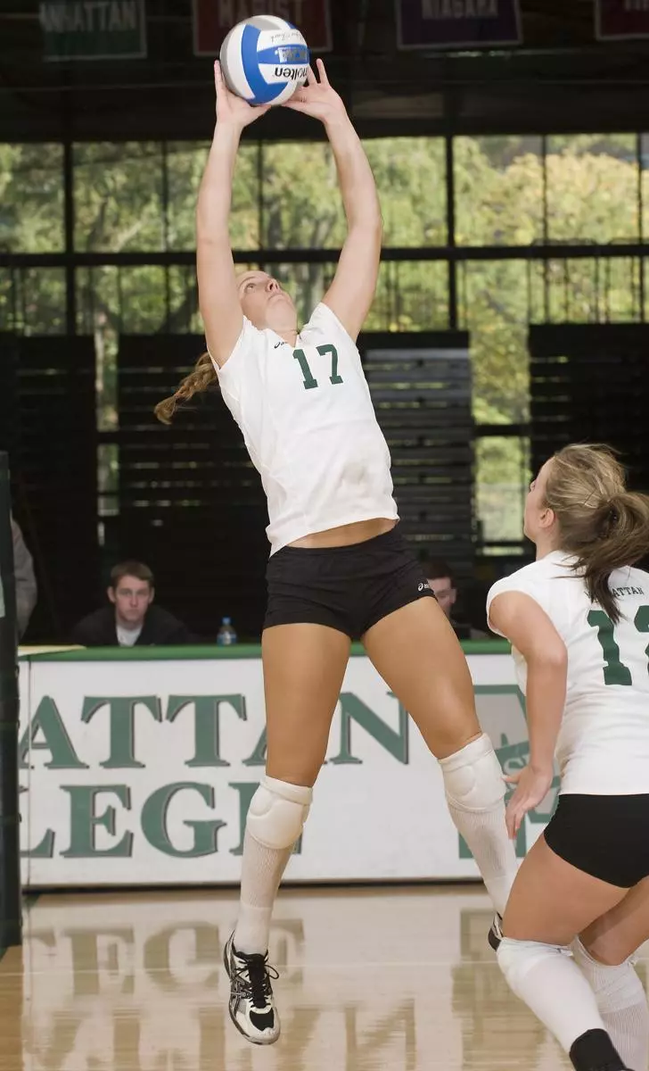 Manhattan Storms Back From 2-1 Down, Beats Iona In Five Sets