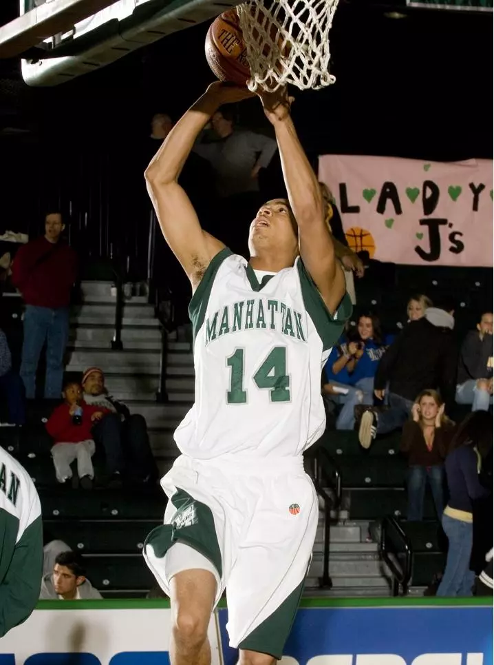 Pearson?s Last Second Lay-up Propels Jaspers to Victory