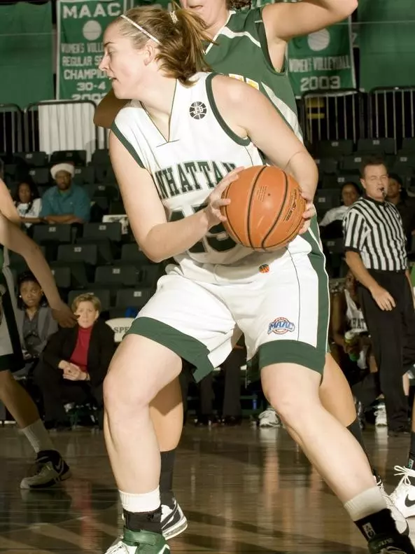 Manhattan Stumbles at Hofstra, 81-61