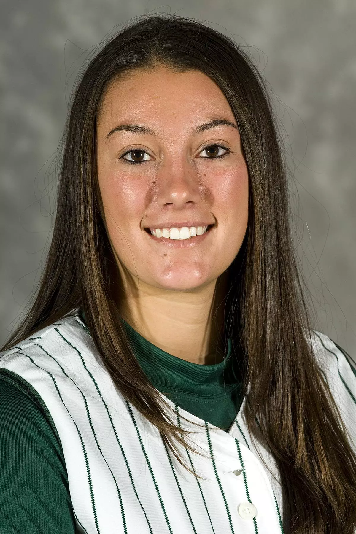 Softball Edged by Coastal Carolina, 4-3 in Eight Innings