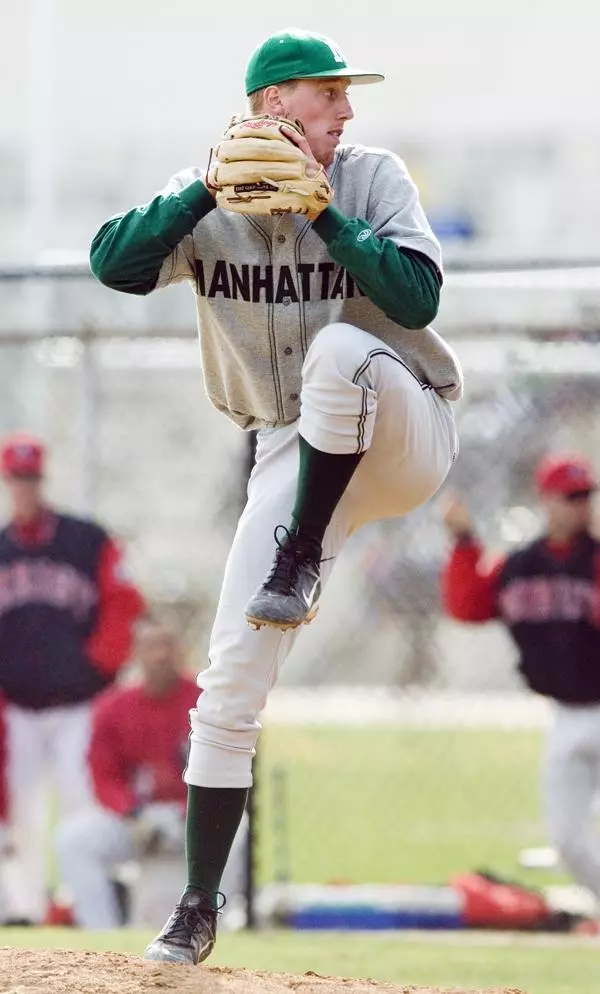 Jaspers Split Doubleheader with Saints
