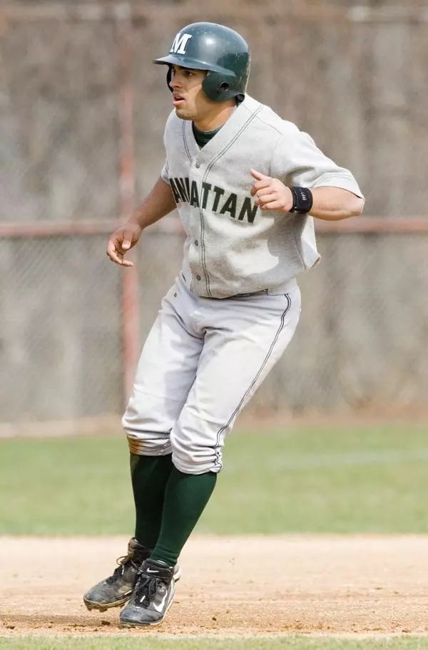 Jaspers Explode for Six Run 13th Inning to Secure Sweep of Marist