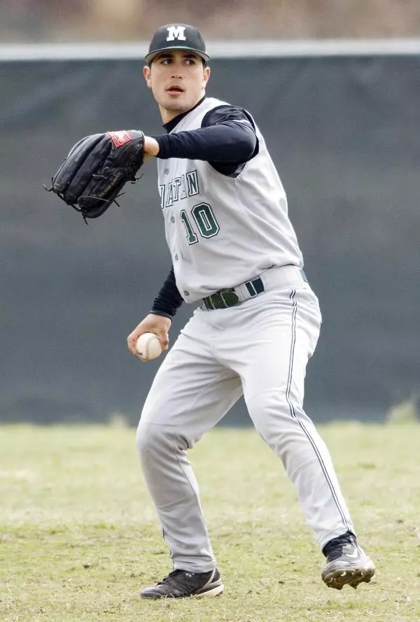 Jaspers Split MAAC Opener at Rider