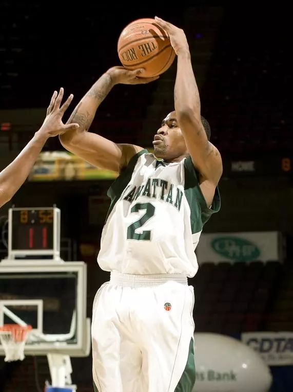 Jaspers Win Season Opener at New Jersey Institute of Technology