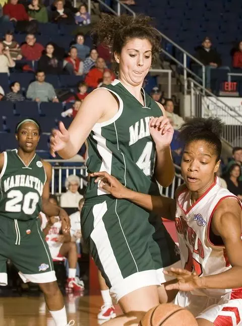 Lady Jaspers Fall to St. John?s In Home Opener, 63-54