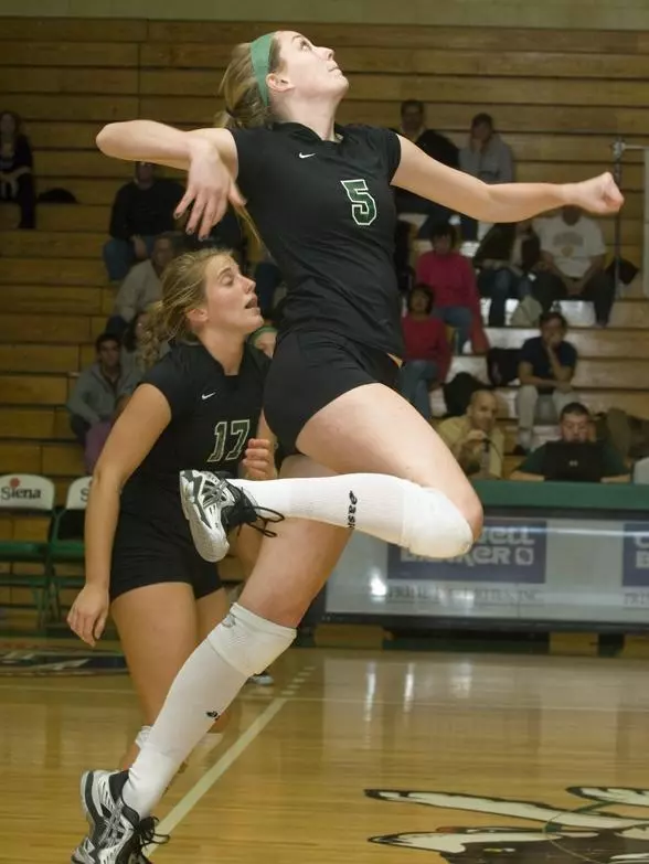 Manhattan Comeback Falls Just Short In Five-Set Loss to Siena