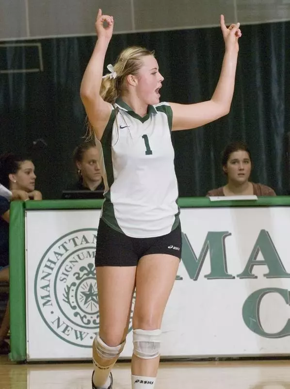 Manhattan Falls In First MAAC Match