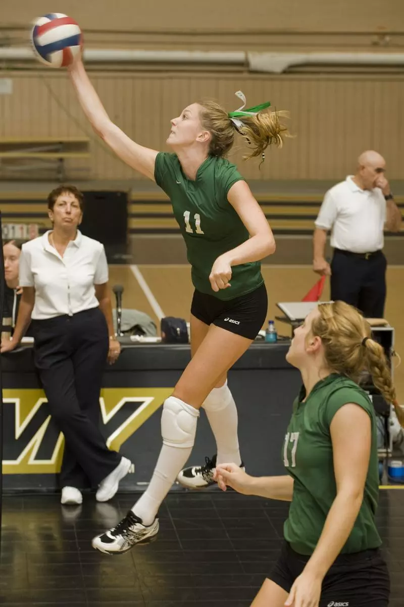 Lady Jaspers Tripped Up By Golden Griffins