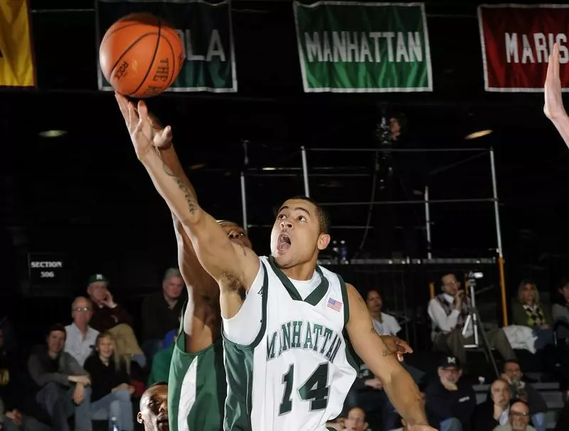 Jaspers Roll Past Florida Atlantic