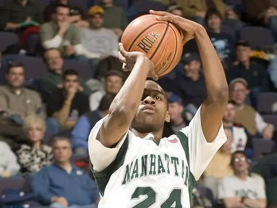 Crawford & Walsh Shoot Jaspers Past NJIT in Season Opener