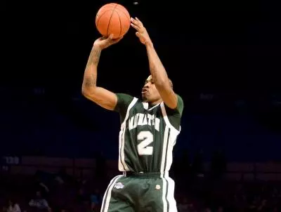Saints Snap Manhattan Win Streak; Jaspers Fall to Siena in Albany