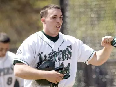 Jaspers fall short at Hofstra