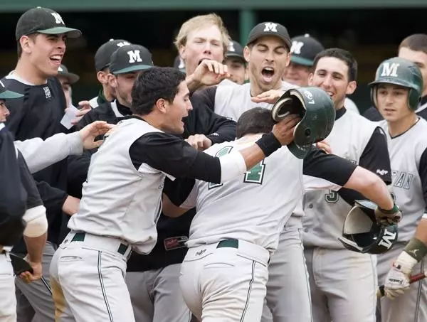Jaspers Open 2010 Campaign at No. 10 Miami