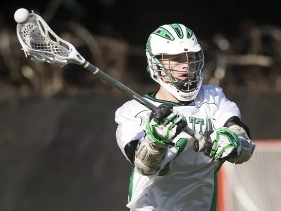Jaspers Soar Over Seahawks For First Win Of 2011