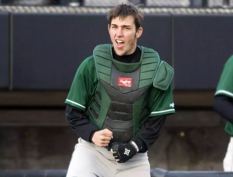 Jaspers Lose Rubber Game to Niagara, But Stay Atop MAAC Standings