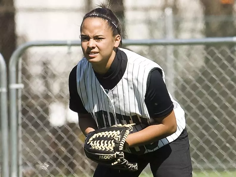 Berrios Home Run Lifts Manhattan to Doubleheader Split at FDU
