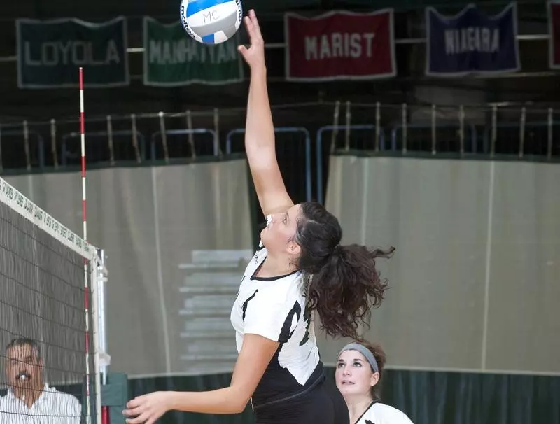 Jaspers Take Second Place at Asics Invitational