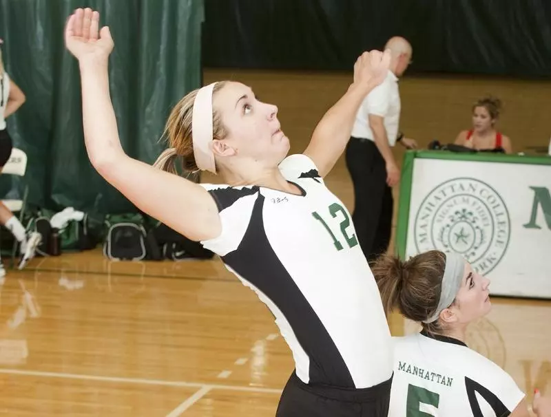 Manhattan Tops Siena For First Time In Six Years