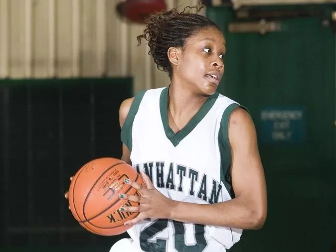 Manhattan Routs Niagara, 71-32