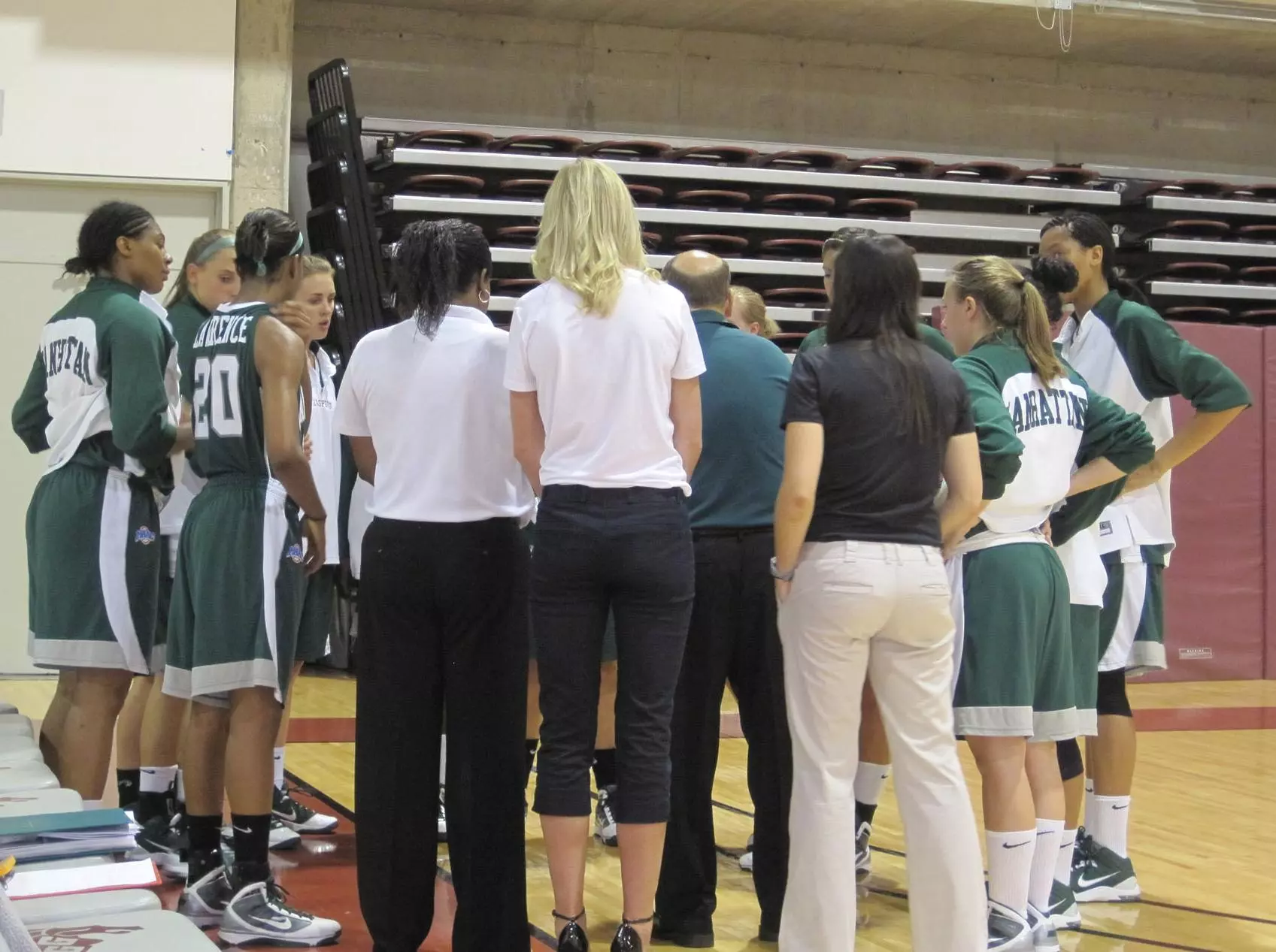 Late Rally Pushes Manhattan Past Ottawa, 53-52