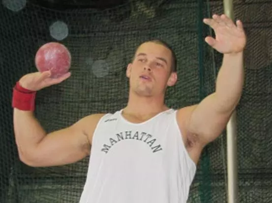Manhattan Men Finish Second at Metropolitan Championships