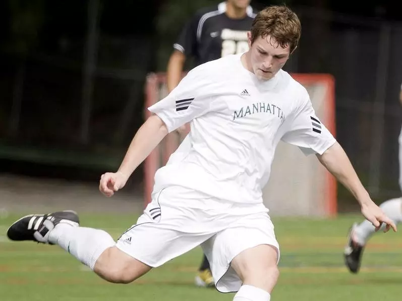 Loyola Runs Past Jaspers 3-0
