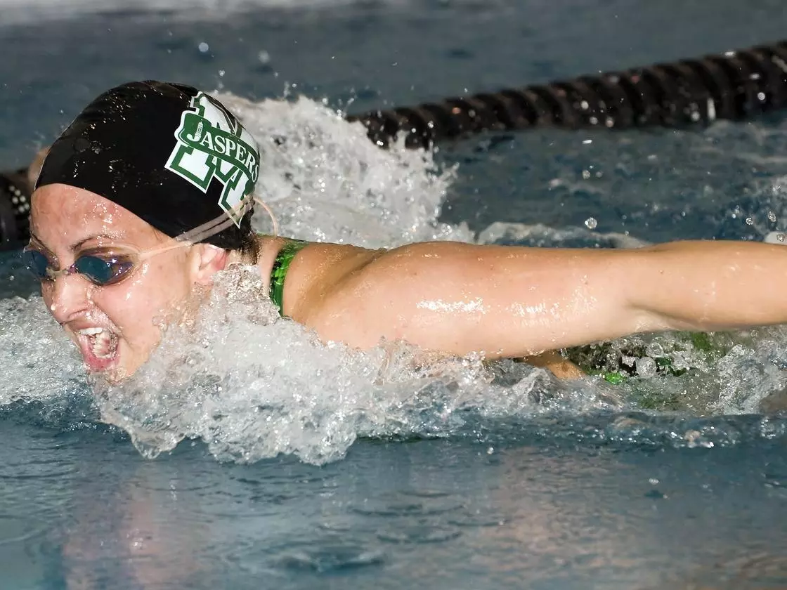 Jaspers Snap Skid With Victory Over Baruch