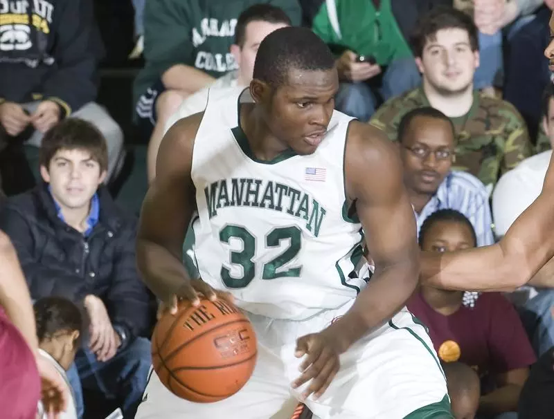 Jaspers Win Fourth Straight at Hofstra