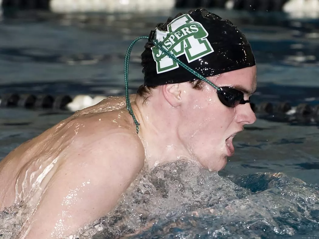 Men?s Swimming Falters to Iona at Home