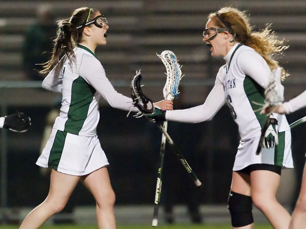 Jaspers Can?t Tame Bears in 9-2 Loss