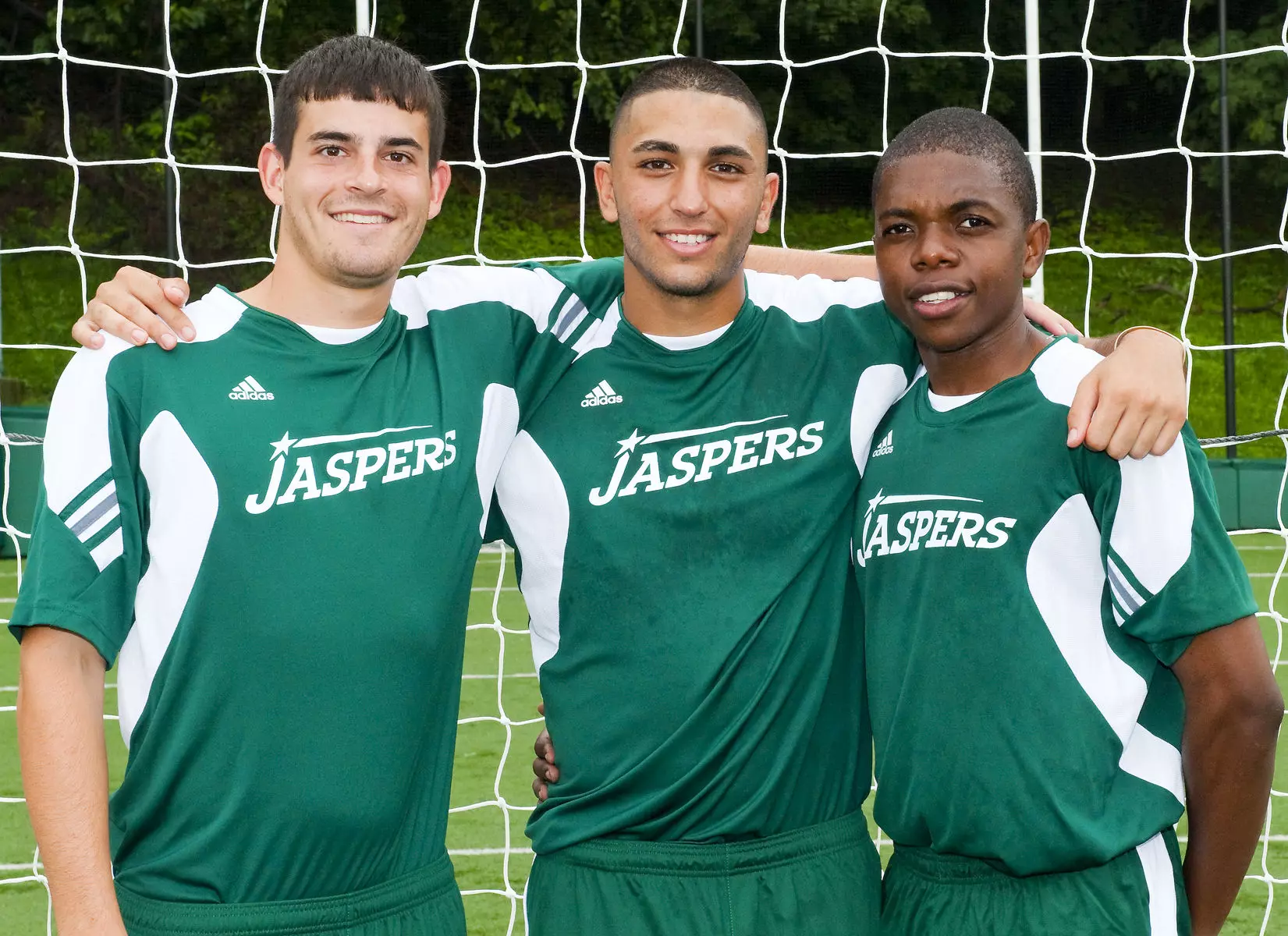 Chiduku Helps Senior Class to Win in Final Home Match