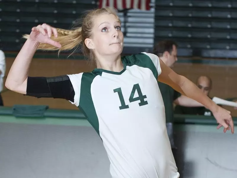 Manhattan Upset By Rider In Five Sets