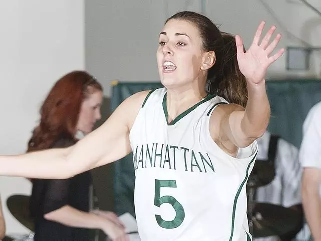 Jaspers Stumble Against Holy Cross