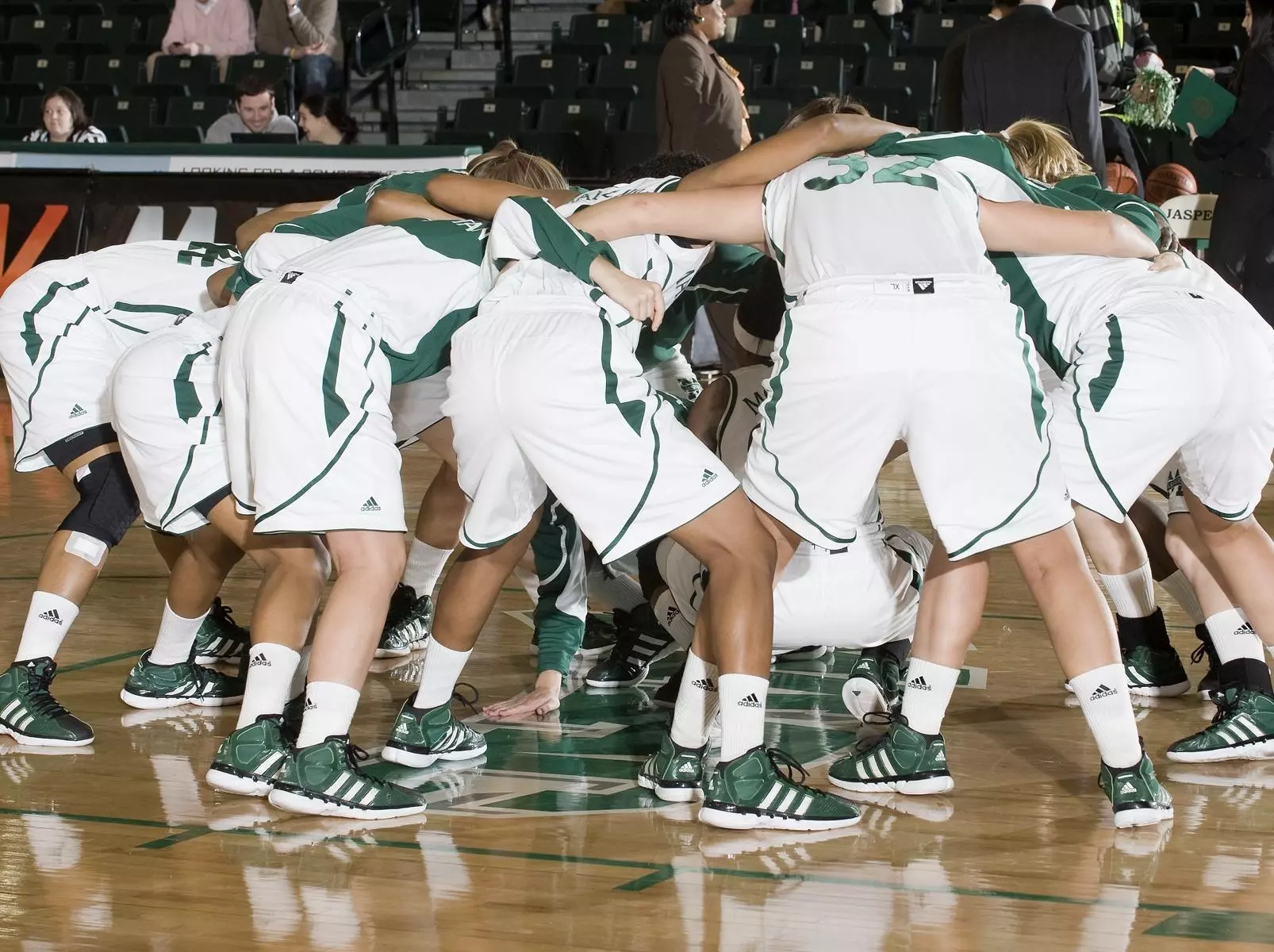 Jaspers Open MAAC Tournament Against Siena On Friday
