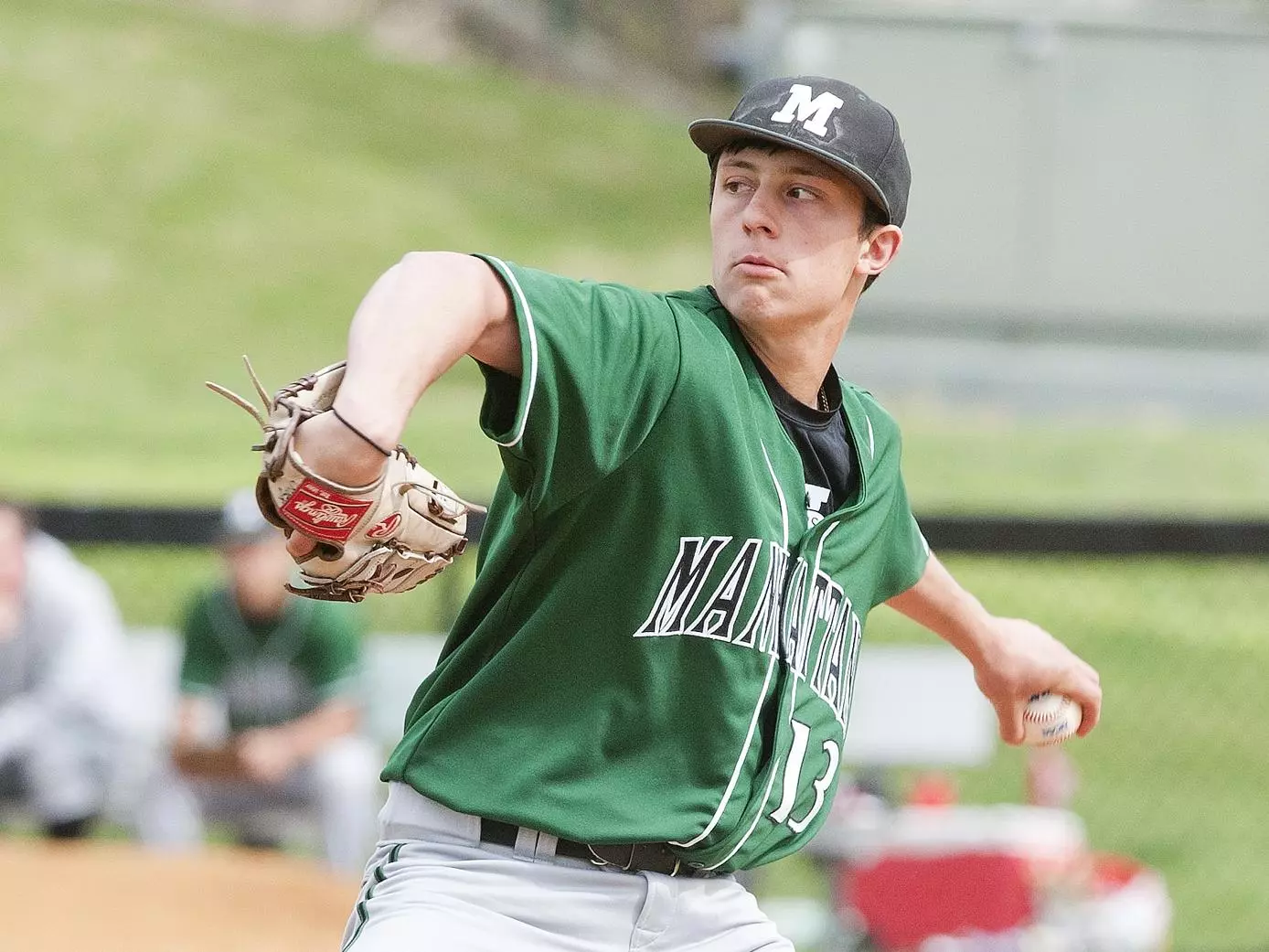 Manhattan Takes Down Niagara in Extra Innings