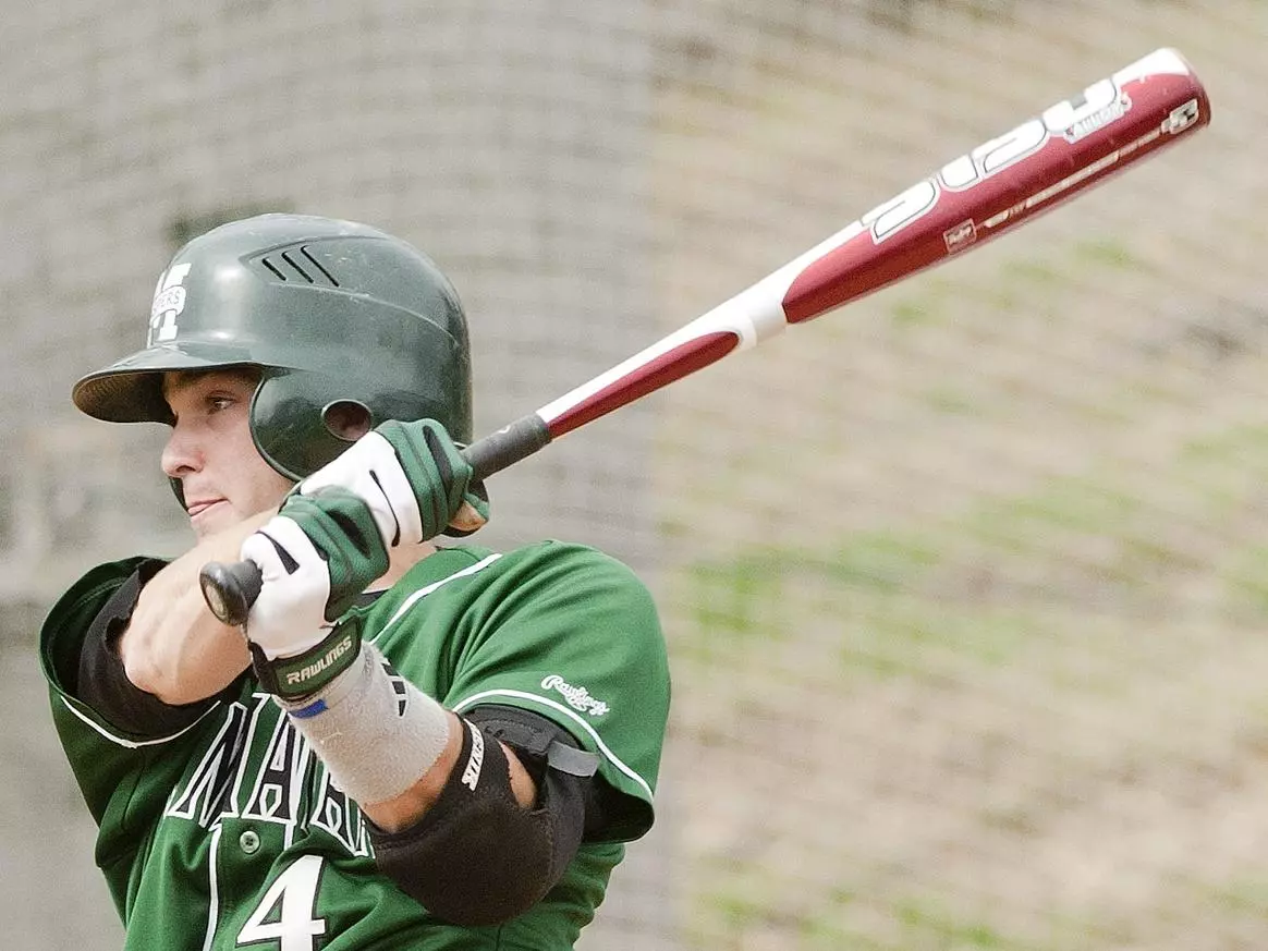 Hofstra Slips Past Manhattan in Mid-Week Affair