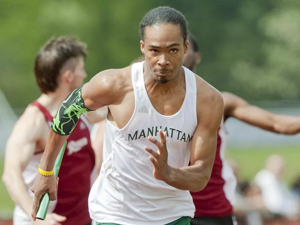 Outdoor Season Heats Up at Roadrunner Invitational