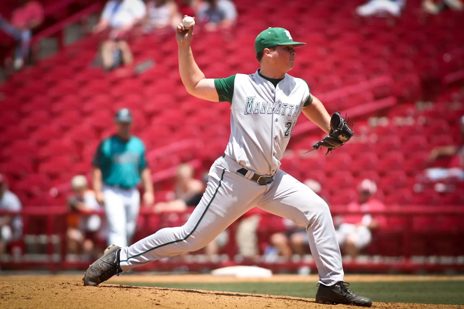 Manhattan Splits Doubleheader at No. 23 Florida Gulf Coast