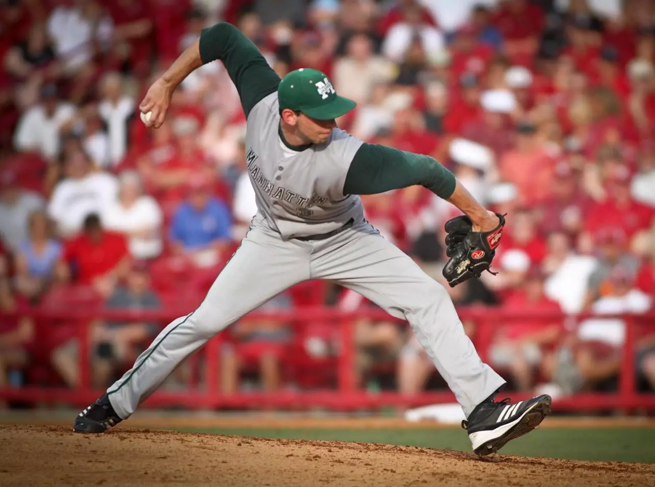 Manhattan Star Taylor Sewitt Signs Pro Baseball Contract