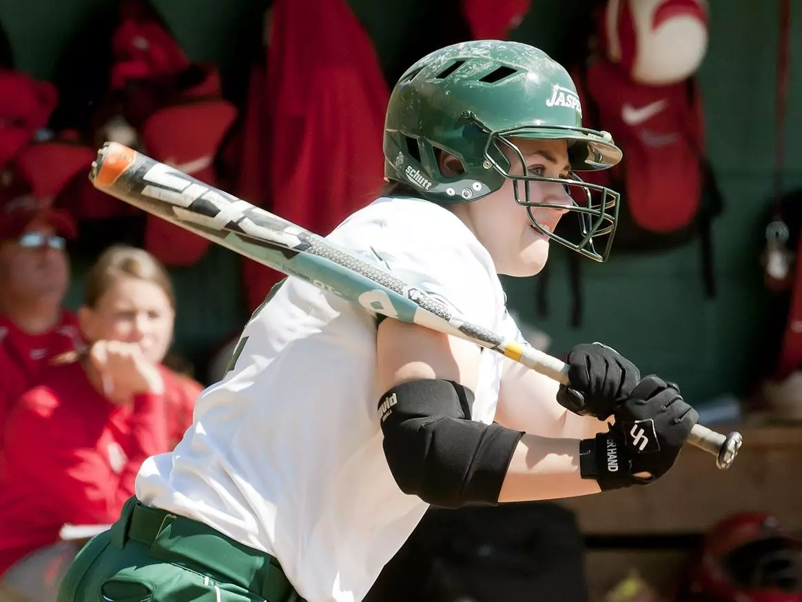 Offense Erupts as Manhattan Sweeps Iona