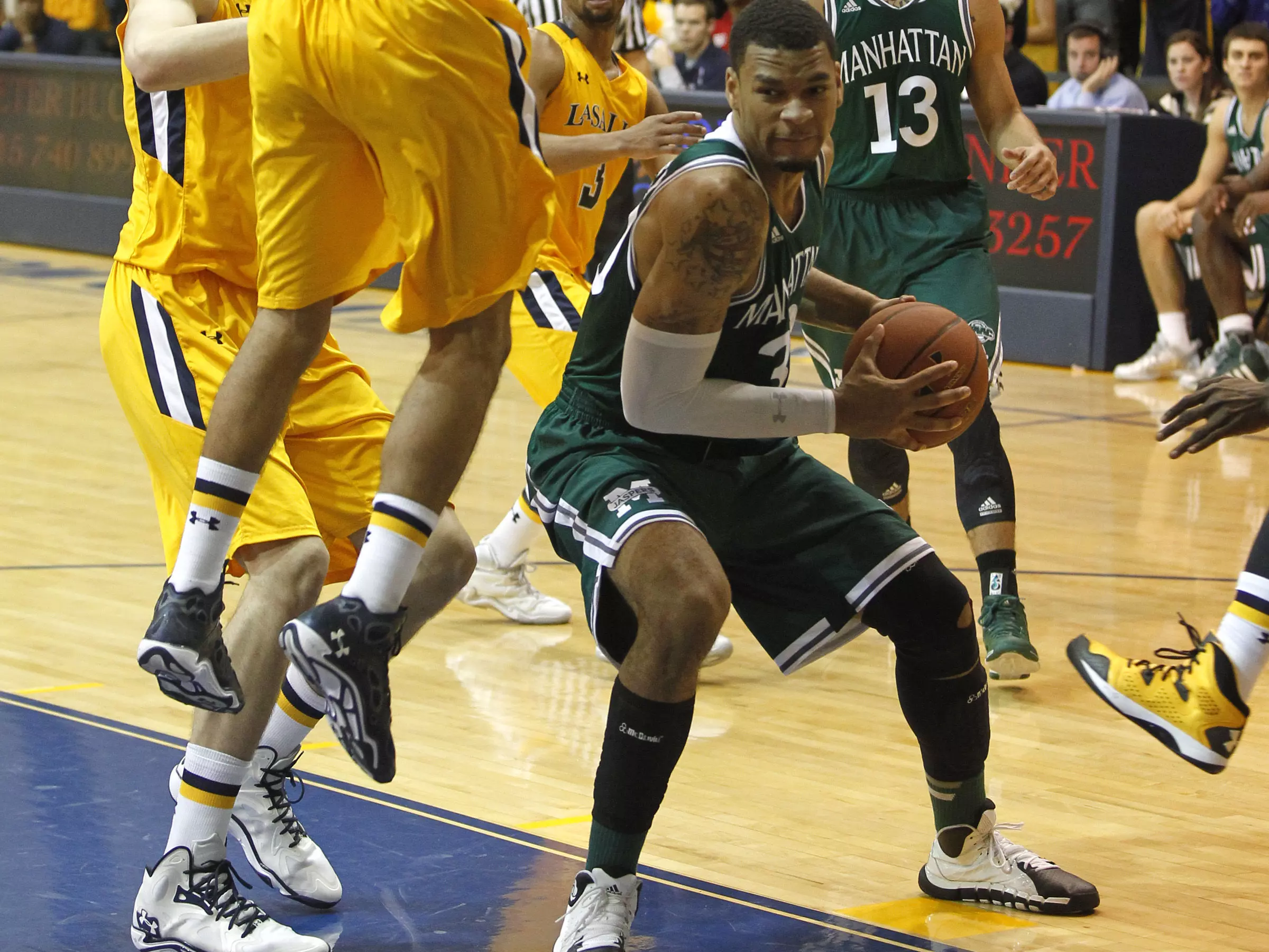 Men's Basketball Downs Canisius 84-73 on the Road