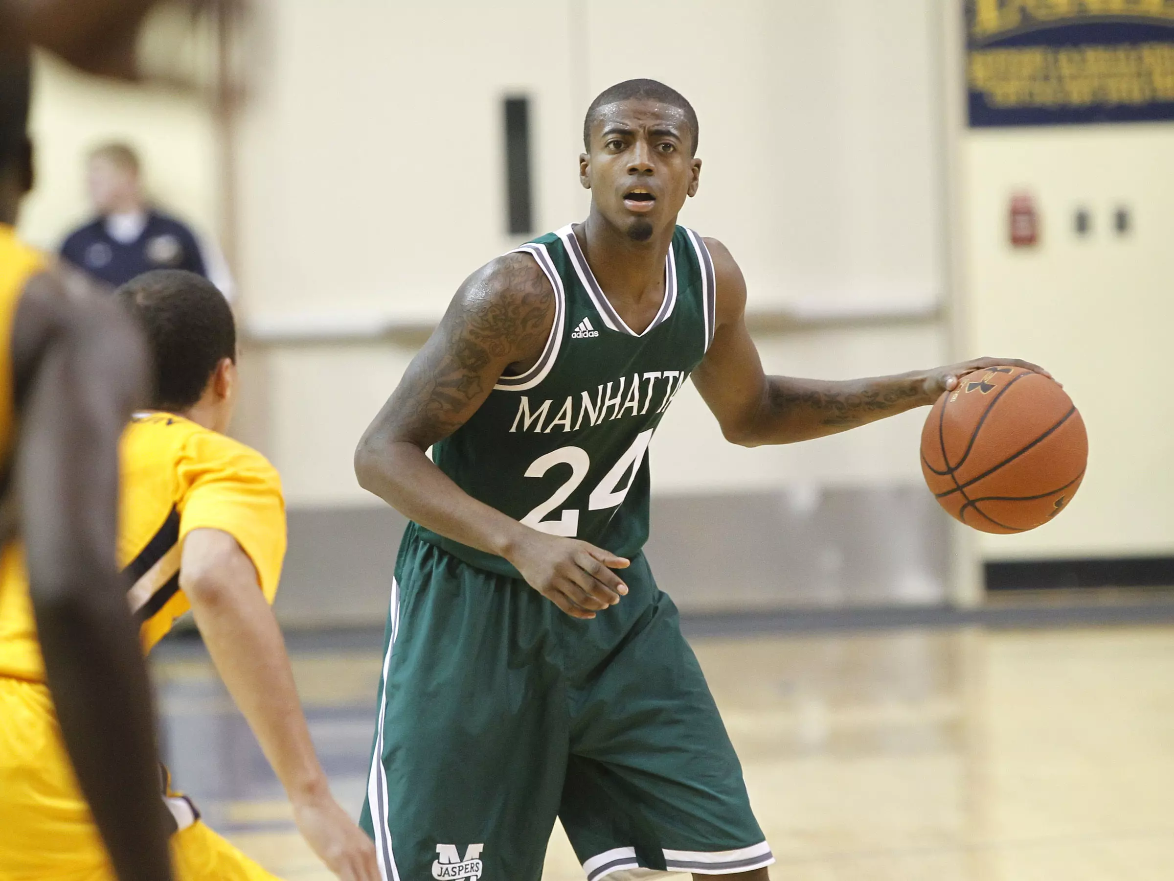 Men's Hoops Meets Saint Peter's at Draddy Gym on Tuesday
