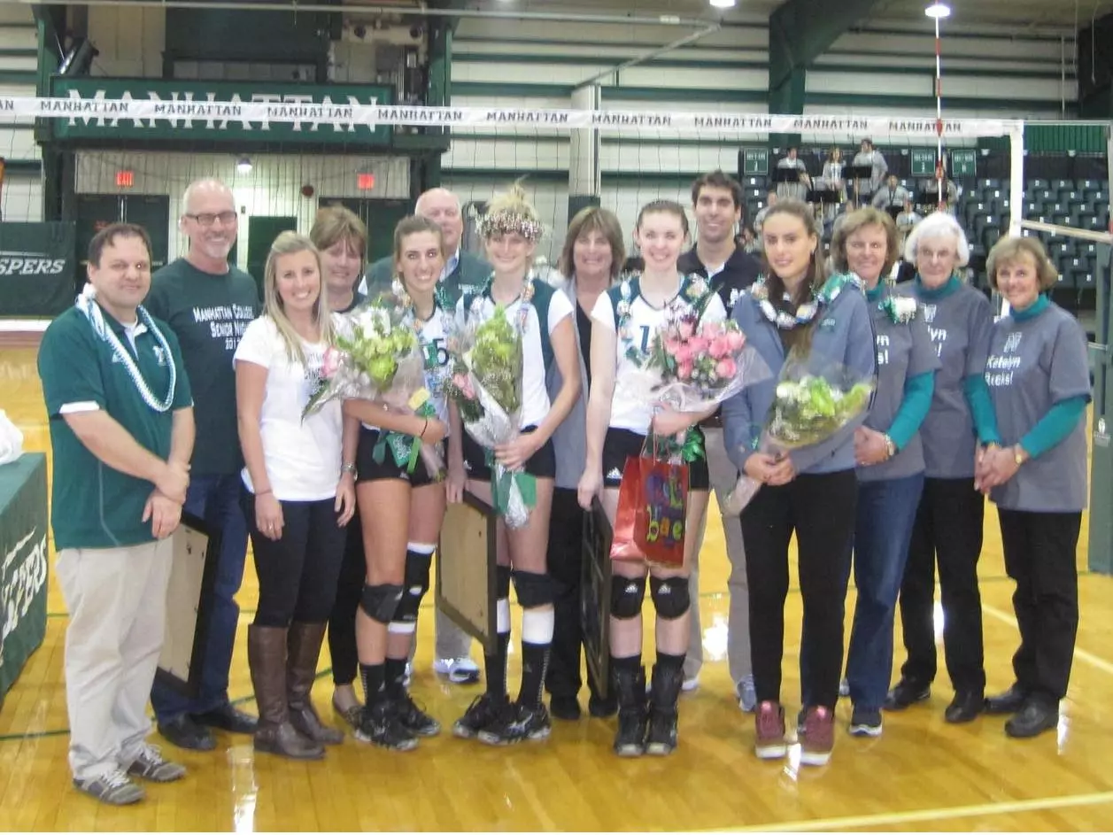 Jaspers Dominate Niagara On Senior Day